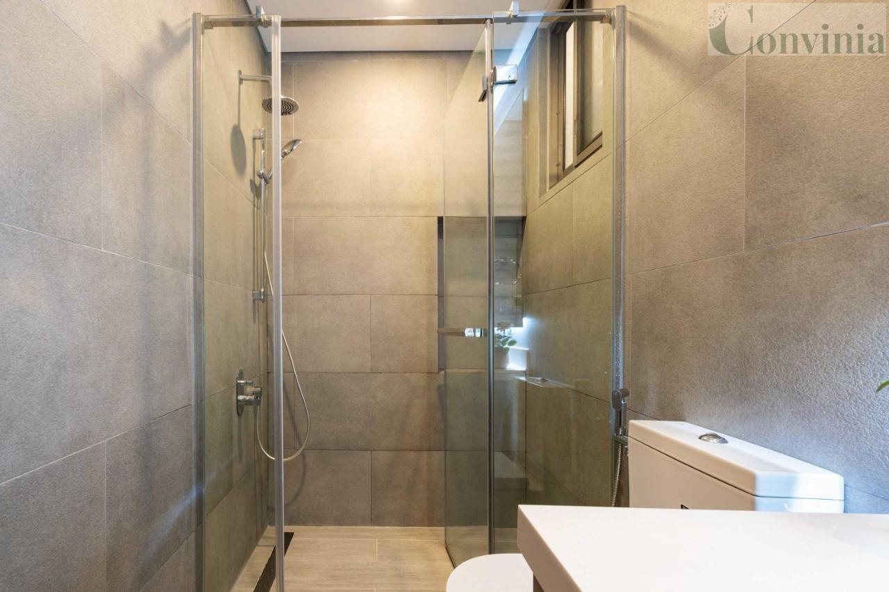 Апарт отель Convinia Luxury The Peak Midtown Хошимин Экстерьер фото